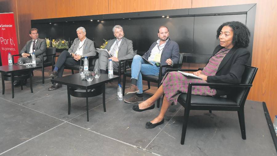 <i>Antonio Gallego, Ignacio Silva, Juan Espejo, Fran Gálvez y Magdalena Gálvez, en el debate. / Agustín Muñoz / Diario JAÉN.</i> <i>Antonio Gallego, Ignacio Silva, Juan Espejo, Fran Gálvez y Magdalena Gálvez, en el debate. / Agustín Muñoz / Diario JAÉN.</i>