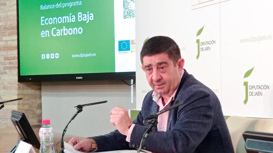 <i>Francisco Reyes hace balance en la sala de prensa de la Diputación. / Fran Miranda.</i> <i>Francisco Reyes hace balance en la sala de prensa de la Diputación. / Fran Miranda.</i>
