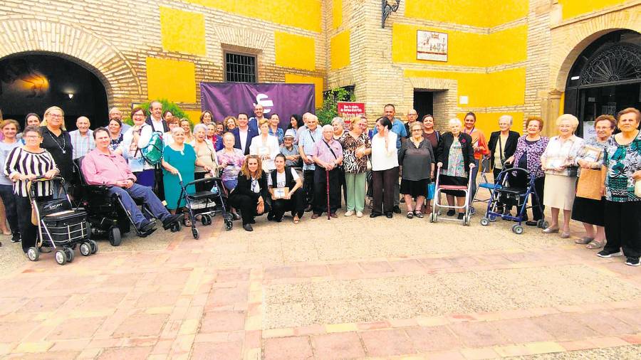 <i>Participantes en la presentación de Andújar.</i> <i>Participantes en la presentación de Andújar.</i>