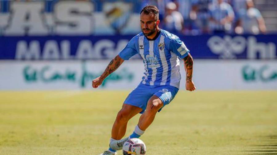 <i>Javi Jiménez defiende la camiseta del Málaga. / Málaga CF.</i> <i>Javi Jiménez defiende la camiseta del Málaga. / Málaga CF.</i>