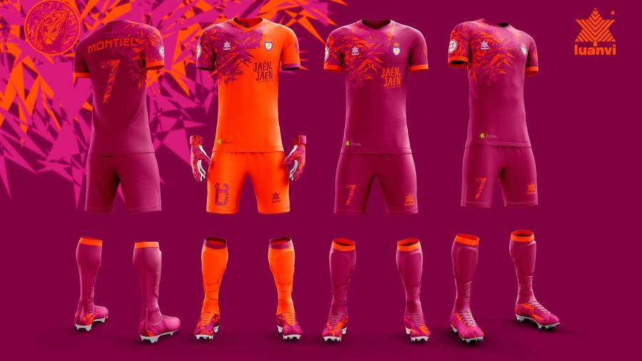 El Real Jaén enseña sus nuevas equipaciones El Real Jaén enseña sus nuevas equipaciones