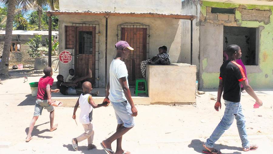 <i>Mozambiqueños de Nacala.</i> <i>Mozambiqueños de Nacala.</i>