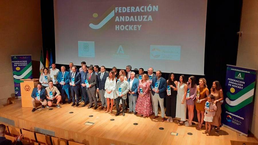 <i>Foto de familia de los premiados en la gala.</i> $!<i>Foto de familia de los premiados en la gala.</i>