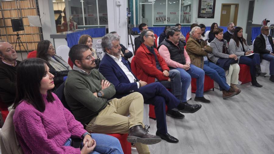 <i>Asistentes a la presentación del libro de Rafael Valdivia. / Fracisco Gaitán / Diario JAÉN.</i> <i>Asistentes a la presentación del libro de Rafael Valdivia. / Fracisco Gaitán / Diario JAÉN.</i>