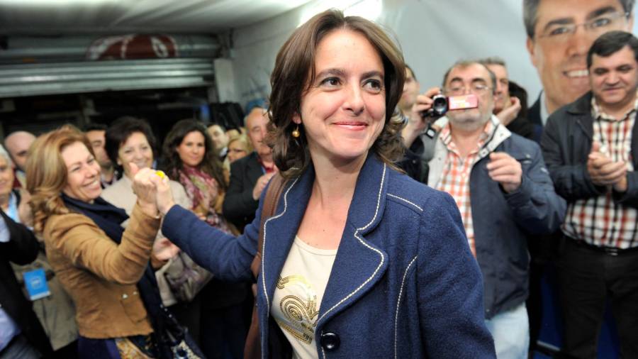 La enfermera que trabajó con contratos esporádicos, que fue alcaldesa de Jimena y ahora dirige la sanidad andaluza La enfermera que trabajó con contratos esporádicos, que fue alcaldesa de Jimena y ahora dirige la sanidad andaluza