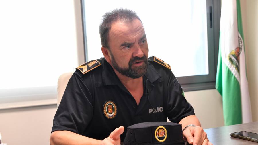Los policías de Domingo... Los policías de Domingo...
