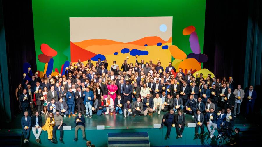 <i>Foto de familia de los premiados en la gala de la Guía Repsol. </i> $!<i>Foto de familia de los premiados en la gala de la Guía Repsol. </i>