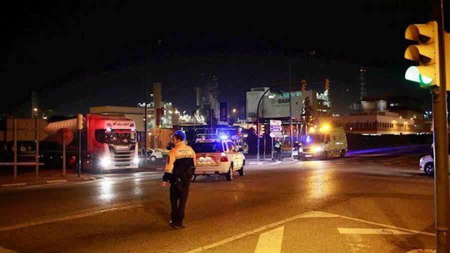 Un muerto y ocho heridos por la explosión en una planta química de Tarragona Un muerto y ocho heridos por la explosión en una planta química de Tarragona