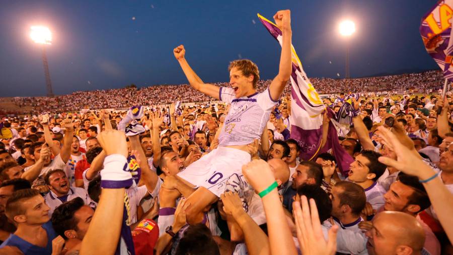 <i><b>JULIO 2013</b></i><i>. Ascenso épico del Real Jaén. / Archivo Histórico Diario JAÉN.</i> $!<i><b>JULIO 2013</b></i><i>. Ascenso épico del Real Jaén. / Archivo Histórico Diario JAÉN.</i>