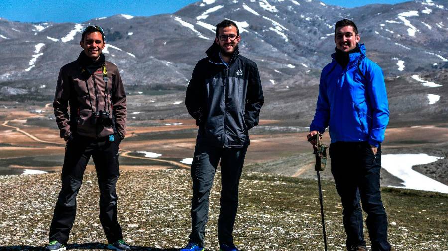 <i>David Espín, Víctor Ruiz y Juan Amor, en los Campos de Hernán Pelea, en abril de 2018.</i> <i>David Espín, Víctor Ruiz y Juan Amor, en los Campos de Hernán Pelea, en abril de 2018.</i>