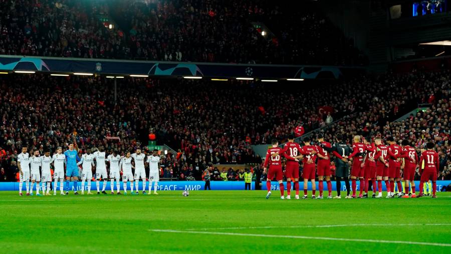 <i>Real Madrid y Liverpool guardan un minuto de silencio por Amancio. / Peter Byrne / PA Wire / DPA / Europa Press.</i> <i>Real Madrid y Liverpool guardan un minuto de silencio por Amancio. / Peter Byrne / PA Wire / DPA / Europa Press.</i>