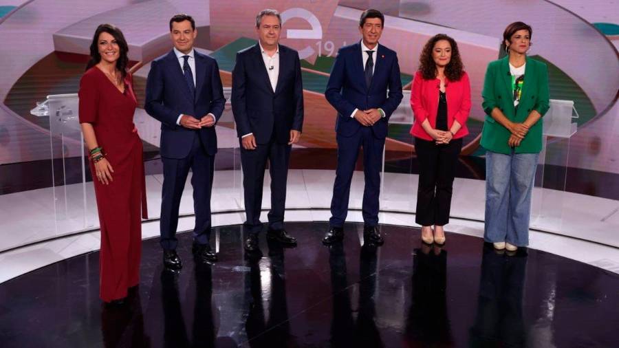 <i>Los presidenciables andaluces: Macarena Olona; Juanma Moreno, Juan Espadas; Juan Marín; Inmaculada Nieto y Teresa Rodríguez. / Fotografía: Europa Press.</i> <i>Los presidenciables andaluces: Macarena Olona; Juanma Moreno, Juan Espadas; Juan Marín; Inmaculada Nieto y Teresa Rodríguez. / Fotografía: Europa Press.</i>