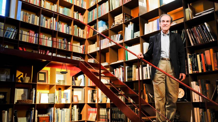 <i>Ramiro Rivera, en la biblioteca de Lendínez (Torredonjimeno). / Agustín Muñoz / Archivo Diario JAÉN.</i> <i>Ramiro Rivera, en la biblioteca de Lendínez (Torredonjimeno). / Agustín Muñoz / Archivo Diario JAÉN.</i>