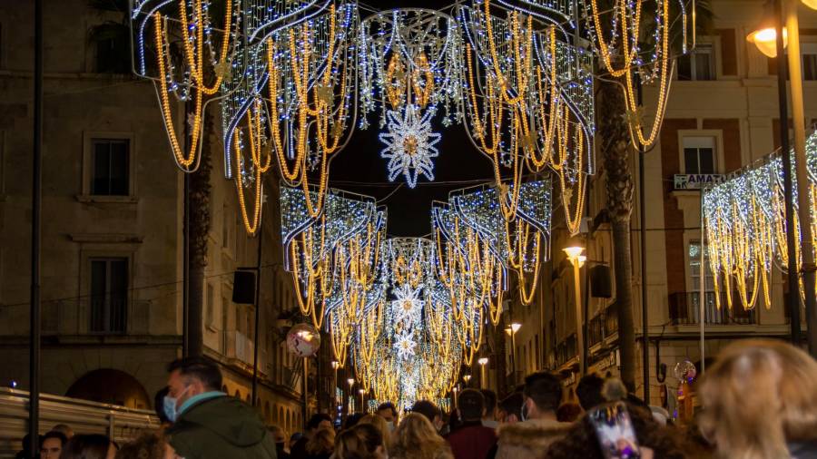 <i>Alumbrado navideño en Huelva. / Ayuntamiento de Huelva / Archivo Europa Press. </i> <i>Alumbrado navideño en Huelva. / Ayuntamiento de Huelva / Archivo Europa Press. </i>