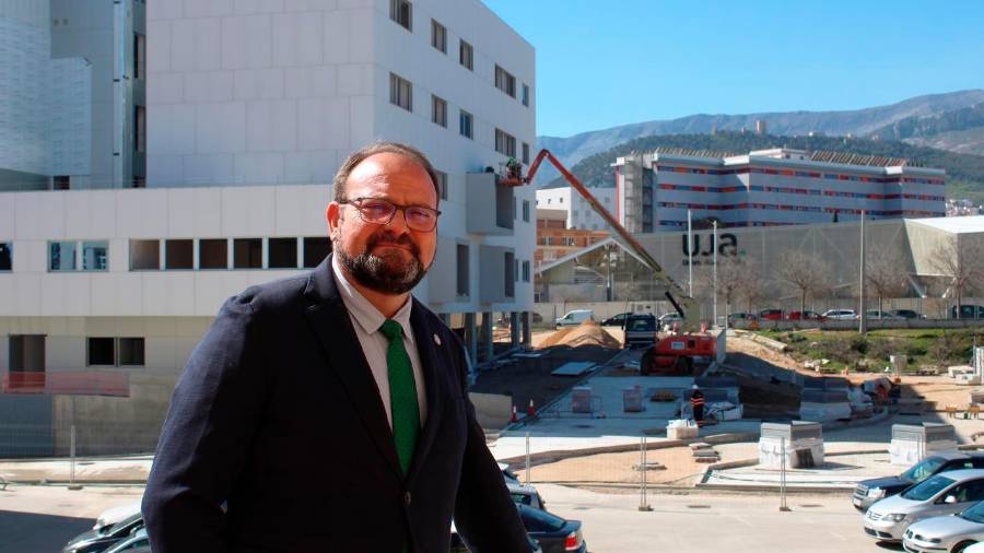 Juan de Dios Carazo: “El edificio de Ciencias de la Salud es una prioridad” Juan de Dios Carazo: “El edificio de Ciencias de la Salud es una prioridad”