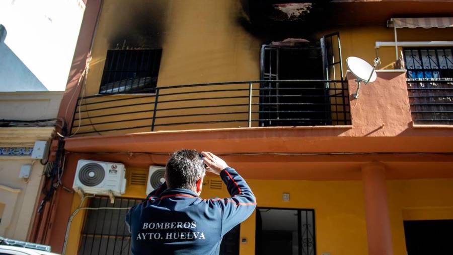 <i>Piso en el que murieron los tres estudiantes de Huelva. / Archivo Europa Press.</i> <i>Piso en el que murieron los tres estudiantes de Huelva. / Archivo Europa Press.</i>