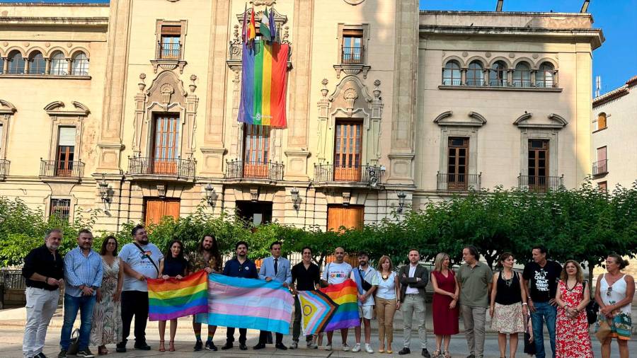 <i>Concentración frente al Ayuntamiento de Jaén. </i> <i>Concentración frente al Ayuntamiento de Jaén. </i>