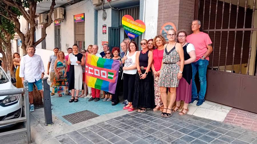 <i>Concentración de CCOO en su sede de Jaén.</i> <i>Concentración de CCOO en su sede de Jaén.</i>