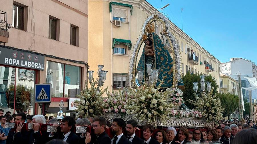 DIRECTO: Los Misterios Dolorosos se detienen en la Catedral DIRECTO: Los Misterios Dolorosos se detienen en la Catedral