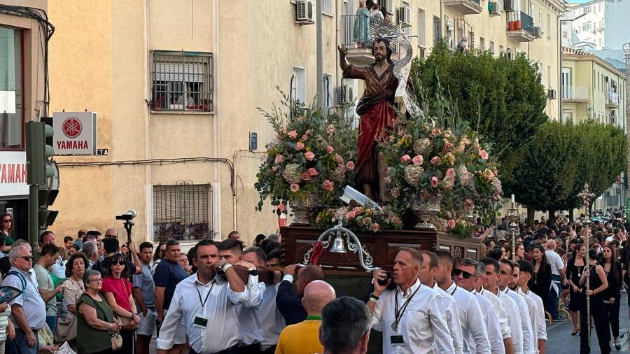 DIRECTO: Los Misterios Dolorosos se detienen en la Catedral DIRECTO: Los Misterios Dolorosos se detienen en la Catedral