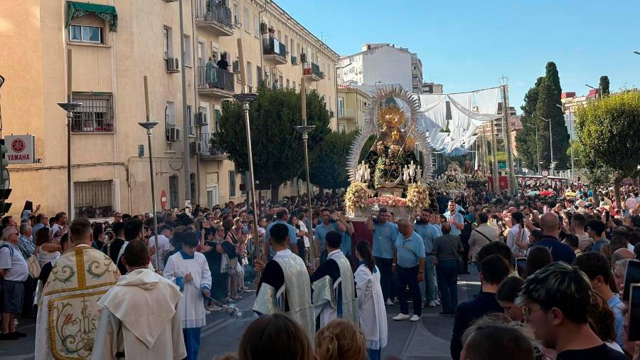DIRECTO: Los Misterios Dolorosos se detienen en la Catedral DIRECTO: Los Misterios Dolorosos se detienen en la Catedral