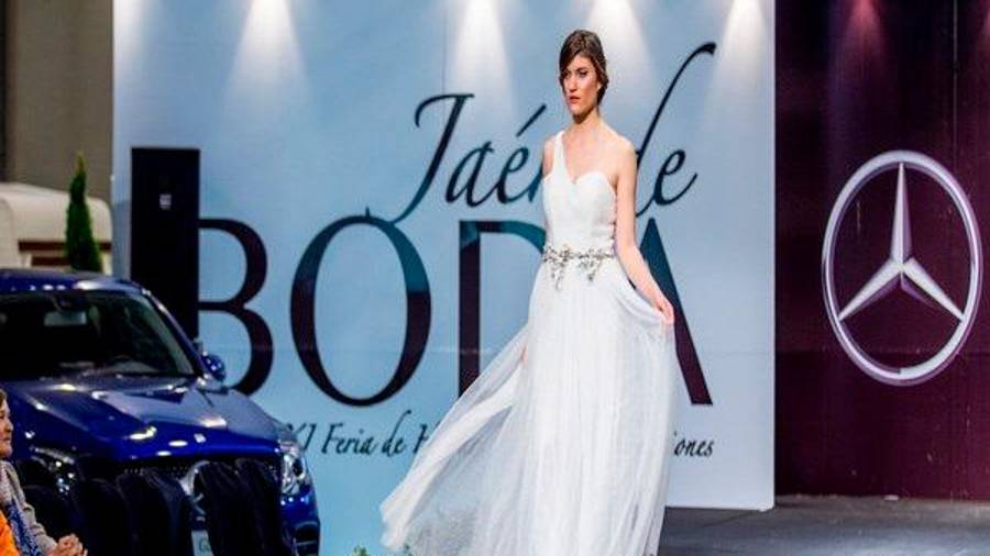 <i>Desfile en la feria Jaén de Boda. / Ferias Jaén. </i> <i>Desfile en la feria Jaén de Boda. / Ferias Jaén. </i>