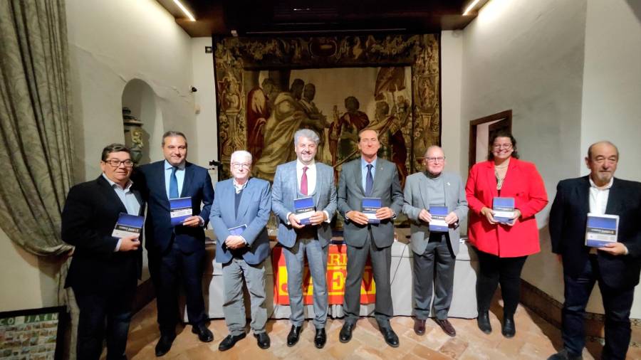 <i>Jacinto Mañas, Eleuterio Muñoz, Juan Ojeda, Juan Espejo, Luis López, Rufino Gomera, Rosa Espejo y Antonio Arroyo. / Diario JAÉN.</i> <i>Jacinto Mañas, Eleuterio Muñoz, Juan Ojeda, Juan Espejo, Luis López, Rufino Gomera, Rosa Espejo y Antonio Arroyo. / Diario JAÉN.</i>