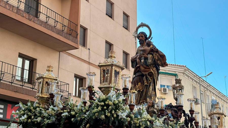 DIRECTO: Los Misterios Dolorosos se detienen en la Catedral DIRECTO: Los Misterios Dolorosos se detienen en la Catedral