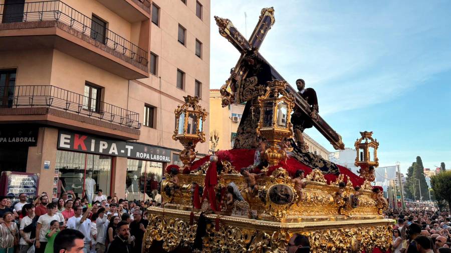 DIRECTO: Los Misterios Dolorosos se detienen en la Catedral DIRECTO: Los Misterios Dolorosos se detienen en la Catedral