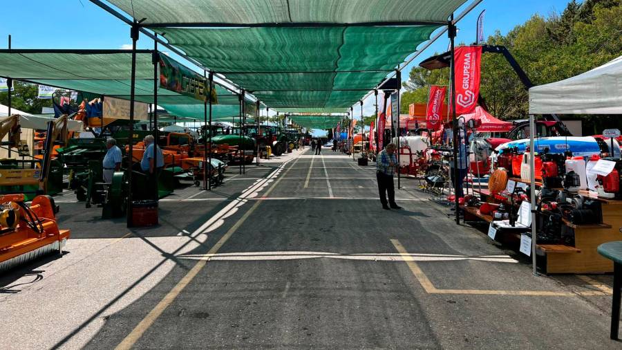 <i>Maquinaria Expuesta en el recinto ferial. / Álex Gómez / Diario JAÉN.</i> <i>Maquinaria Expuesta en el recinto ferial. / Álex Gómez / Diario JAÉN.</i>