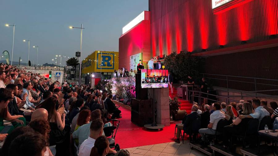 <i><b>30 MAY0 2025</b></i><i>. Gran Gala Jiennenses del Año 2024 en la sede de Diario JAÉN.</i> $!<i><b>30 MAY0 2025</b></i><i>. Gran Gala Jiennenses del Año 2024 en la sede de Diario JAÉN.</i>