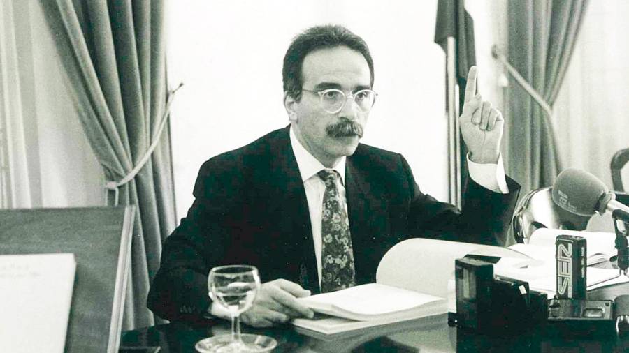 <i>1995. Cristóbal López Carvajal, en su último mandato como presidente de Diputación. </i>
