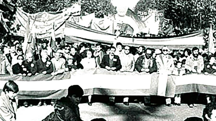 <i><b>1977.</b></i><i> Paseo de la Estación, manifestación por la autonomía.</i> $!<i><b>1977.</b></i><i> Paseo de la Estación, manifestación por la autonomía.</i>