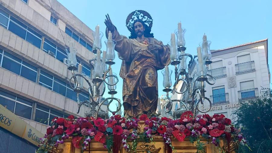 <i>Sagrado Corazón de Jesús, en el traslado de la Magna. / Adrián Claudio Bonache / Diario JAÉN.</i> <i>Sagrado Corazón de Jesús, en el traslado de la Magna. / Adrián Claudio Bonache / Diario JAÉN.</i>
