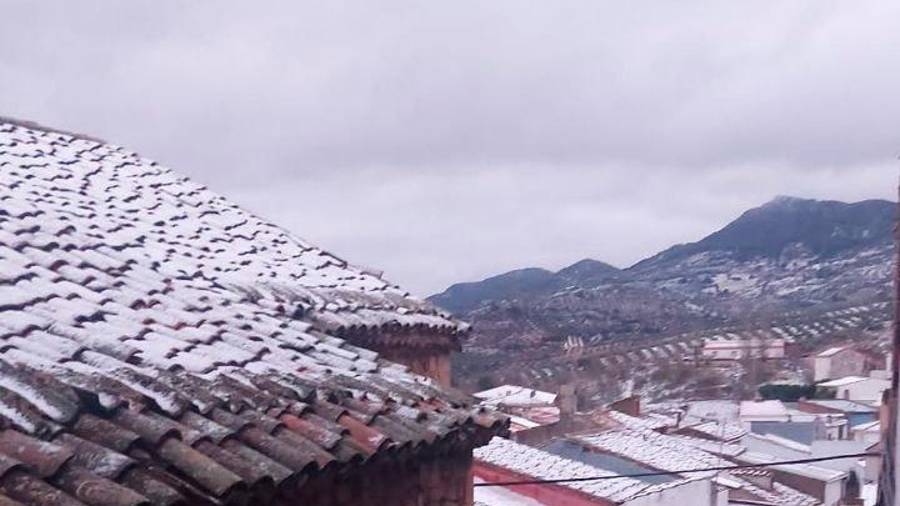 <i>Nieve en los tejados de Génave este miércoles.</i> <i>Nieve en los tejados de Génave este miércoles.</i>