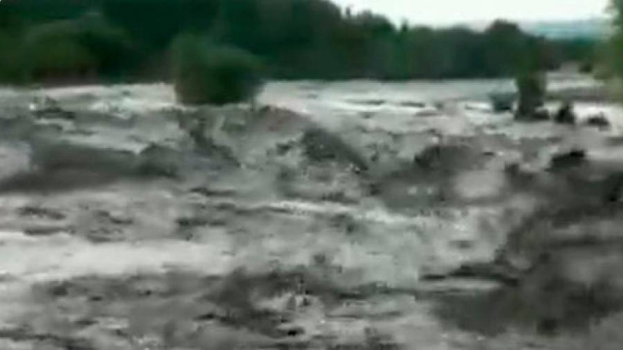 <i>Río desbordado en la provincia de Sar-e-Pul. / Imagen de Twitter.</i> <i>Río desbordado en la provincia de Sar-e-Pul. / Imagen de Twitter.</i>