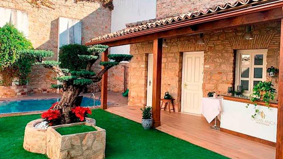 <i>Hotel Casablanca, en Linares.</i> <i>Hotel Casablanca, en Linares.</i>