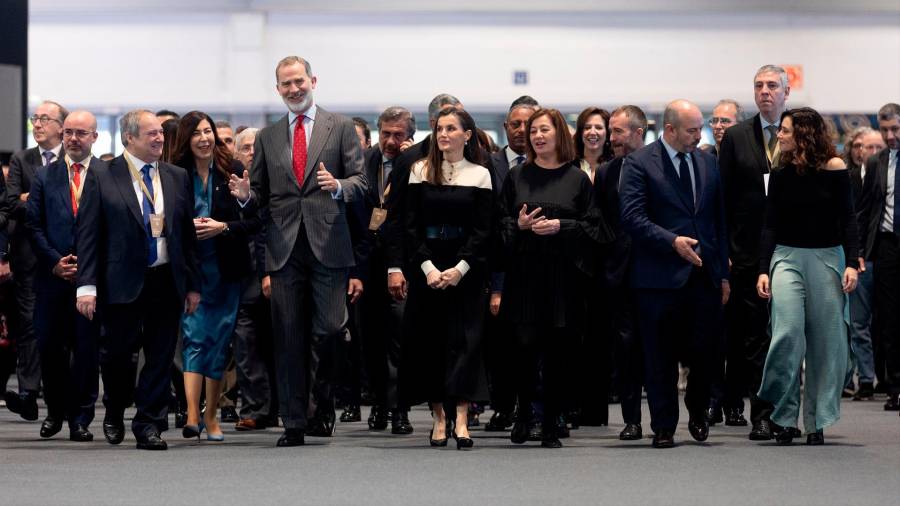 <i> Jordi Hereu, los Reyes, Felipe VI y Letizia, Francina Armengol, Pedro Rollán e Isabel Díaz Ayuso, a su llegada a la 44ª edición de la Feria Internacional del Turismo, Fitur 2024. / Eduardo Parra / Europa Press.</i> <i> Jordi Hereu, los Reyes, Felipe VI y Letizia, Francina Armengol, Pedro Rollán e Isabel Díaz Ayuso, a su llegada a la 44ª edición de la Feria Internacional del Turismo, Fitur 2024. / Eduardo Parra / Europa Press.</i>
