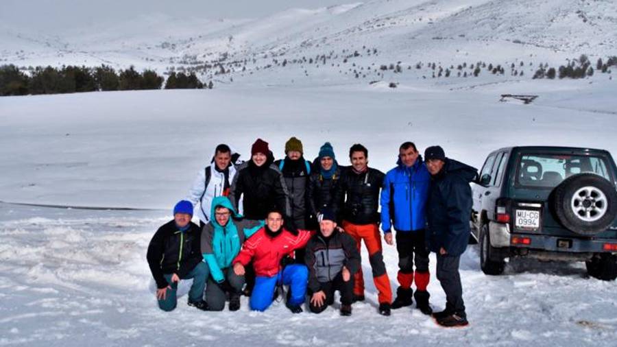 <i>Expedición a Hernán Pelea en febrero de 2018. Miembros de FrostSE y colaboradores.</i> <i>Expedición a Hernán Pelea en febrero de 2018. Miembros de FrostSE y colaboradores.</i>