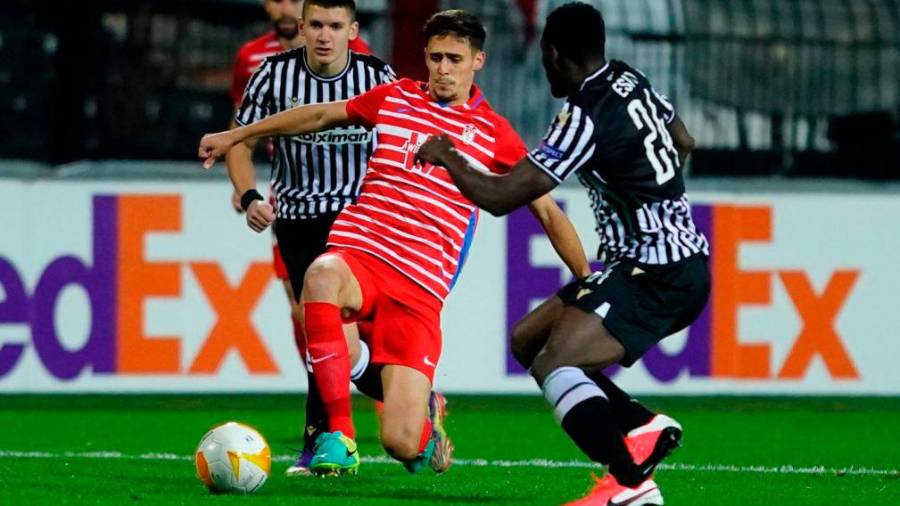 <i>Pepe Sánchez, en partido de Liga. / Granada CF.</i> <i>Pepe Sánchez, en partido de Liga. / Granada CF.</i>