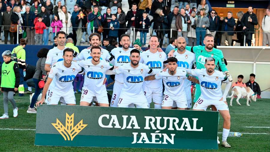<i>Formación inicial del Real Jaén frente al Torreperogil. / Juande Ortiz.</i> <i>Formación inicial del Real Jaén frente al Torreperogil. / Juande Ortiz.</i>