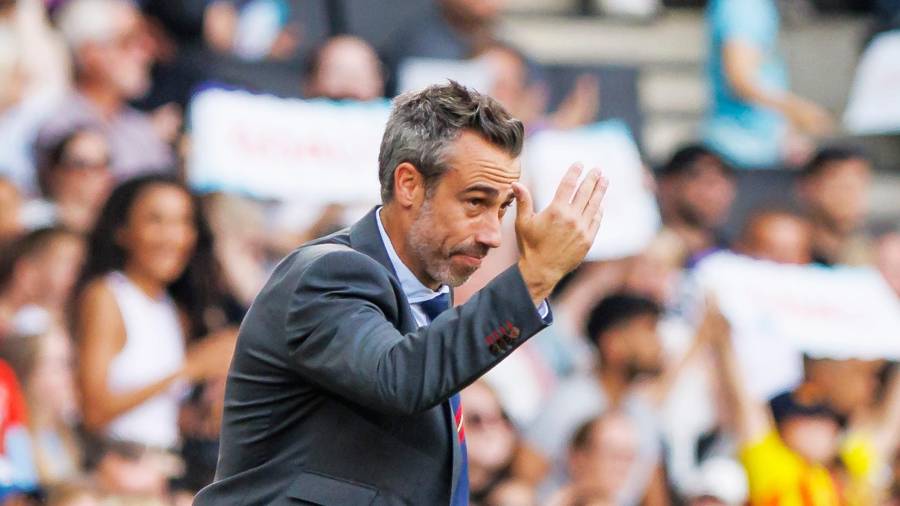 <i>Jorge Vilda da instrucciones en el partido ante Finlandia de la Eurocopa. / AFP7 / Europa Press</i> <i>Jorge Vilda da instrucciones en el partido ante Finlandia de la Eurocopa. / AFP7 / Europa Press</i>