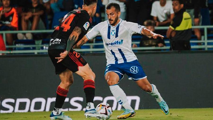 <i>Elady, en un partido con el Tenerife. / CD Tenerife.</i> <i>Elady, en un partido con el Tenerife. / CD Tenerife.</i>
