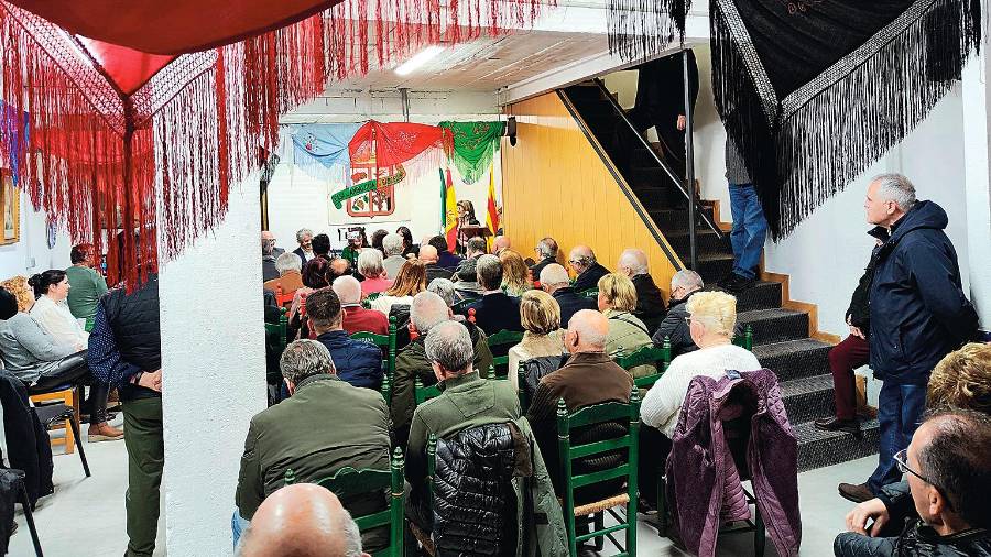 <i>El salón de actos de la Casa de Andalucía, repleto de asistentes a la presentación.</i>