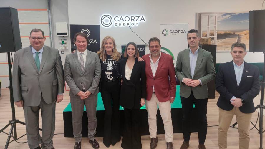 <i>Javier Calvente, Manuel Carlos Vallejo, Victoria Nicas, Macarena Gómez, Francisco Santiago, Luis Miguel Carmona y José María Álvarez, en el acto de presentación.</i> <i>Javier Calvente, Manuel Carlos Vallejo, Victoria Nicas, Macarena Gómez, Francisco Santiago, Luis Miguel Carmona y José María Álvarez, en el acto de presentación.</i>