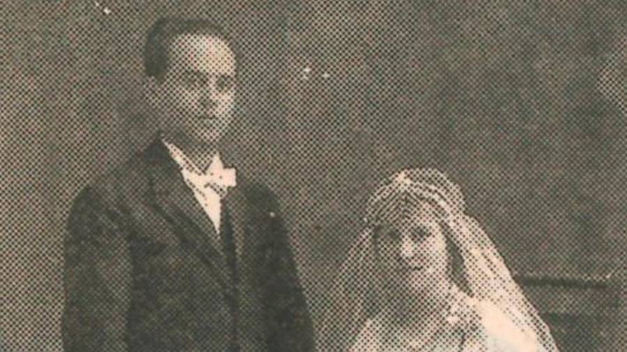 <i>Foto de boda de los padres de Esteban, año 1927.</i> <i>Foto de boda de los padres de Esteban, año 1927.</i>