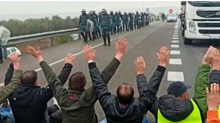 Los olivareros “se plantan” por unos precios de justicia Los olivareros “se plantan” por unos precios de justicia