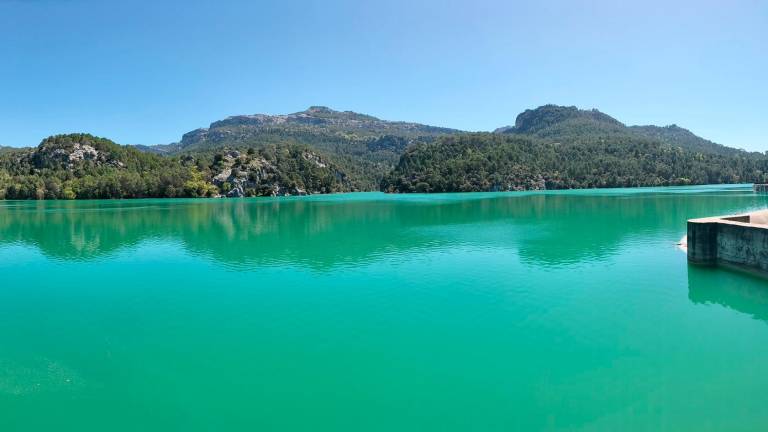 El espectáculo del embalse del Aguascebas al 100,2% El espectáculo del embalse del Aguascebas al 100,2%
