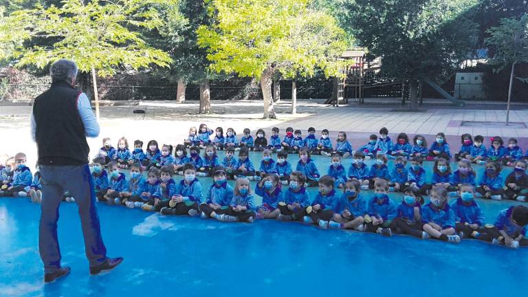 Reír, ver y tocar para aprender Reír, ver y tocar para aprender