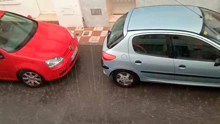 Una tormenta con aparato eléctrico descarga 13,5 litros en Alcalá al Real en pocos minutos Una tormenta con aparato eléctrico descarga 13,5 litros en Alcalá al Real en pocos minutos
